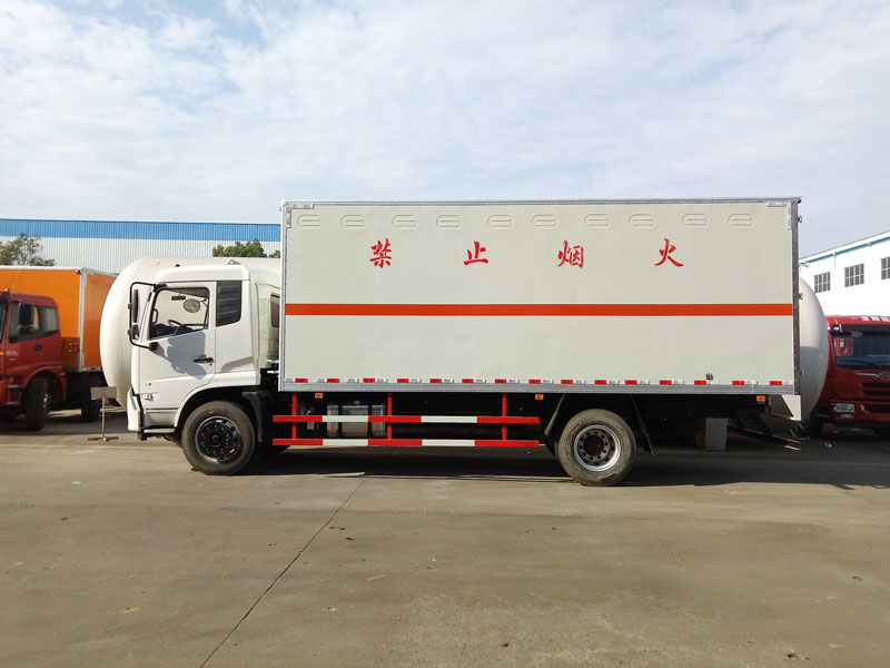 天錦6.6米(9.9噸)氣體廂式車