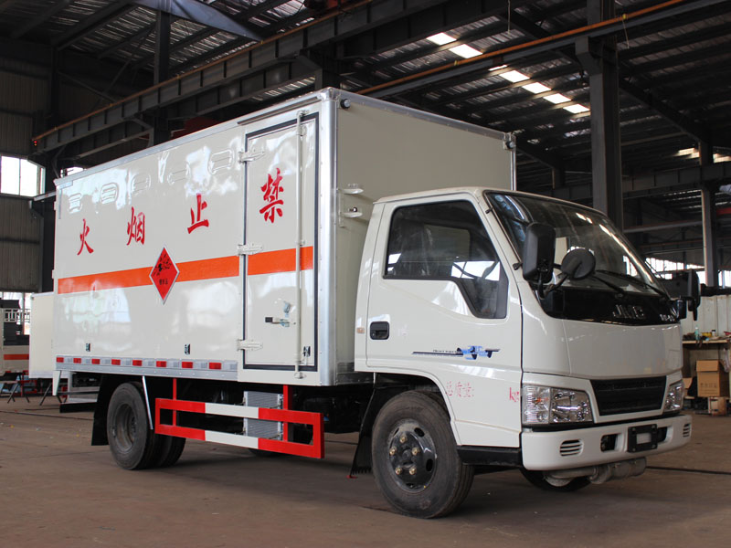江鈴4米2(藍牌)雜項危險品廂式車