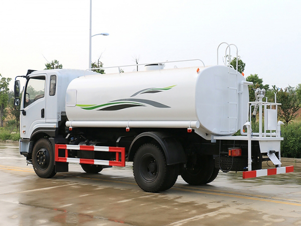 國(guó)六東風(fēng)專底DIL 12噸 灑水車(chē)