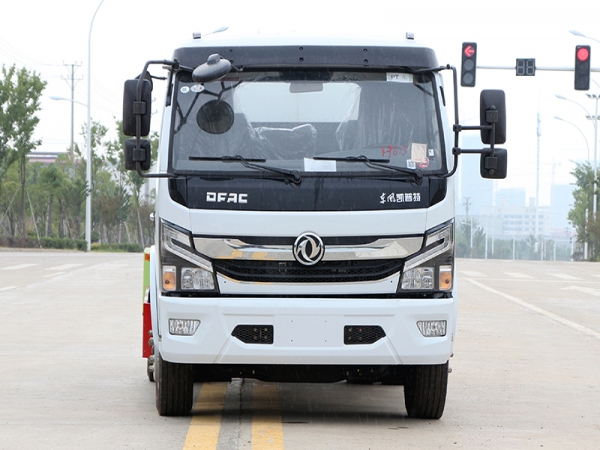 國(guó)六東風(fēng)大多利卡 9.2噸灑水車(chē)