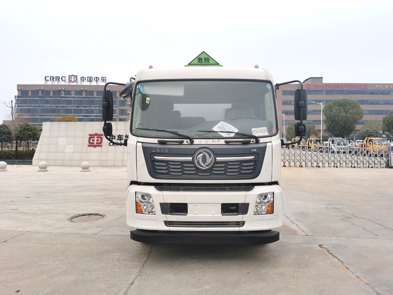 天錦小三軸油罐車(chē)