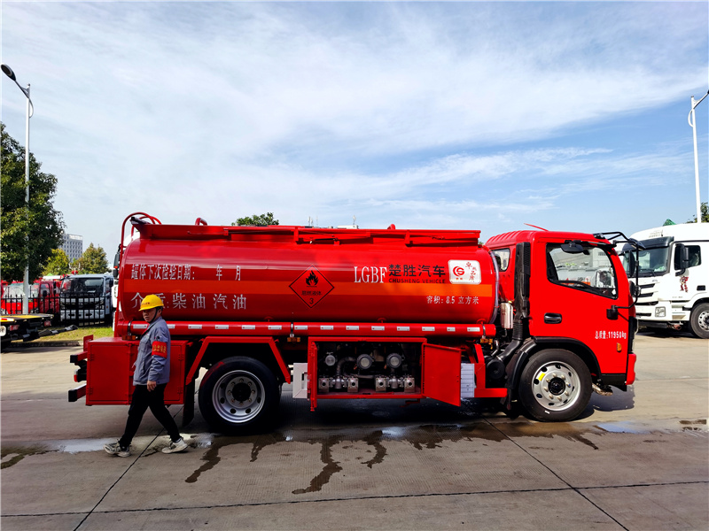 消防隊專用國六東風(fēng)8噸油罐車
